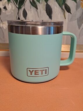 YETI Rambler 14 oz Mug in Seafoam Silver Stainless Steel Double Wall Insulated